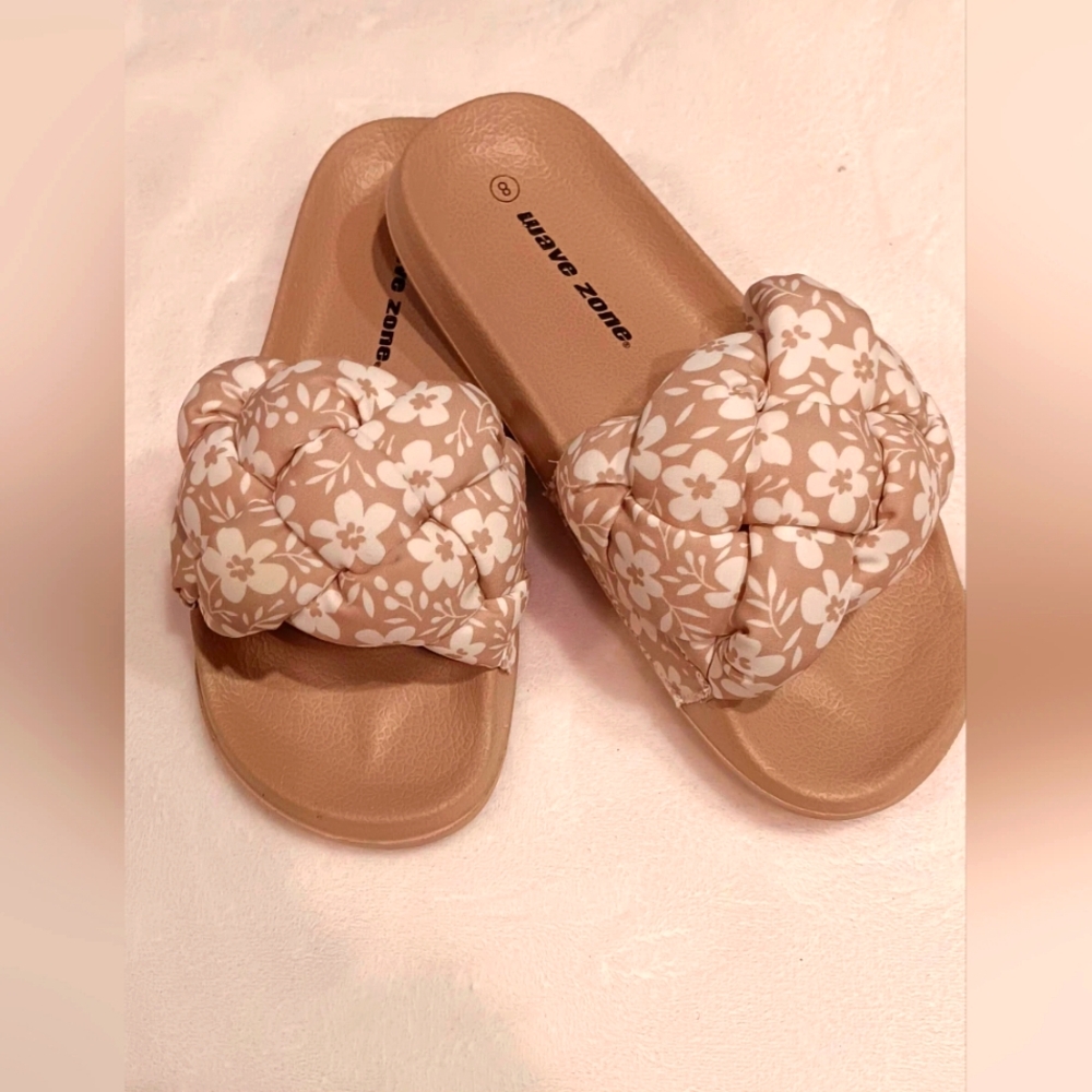 Wave Zone Sandals 8